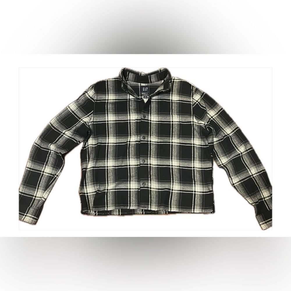 Black Plaid GAP Cropped Long Sleeved Flannel, Size M